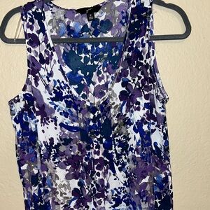 GRU sleeveless blouse medium